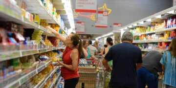 Fim da escala 6×1: estudos divergem sobre impactos no PIB e inflação