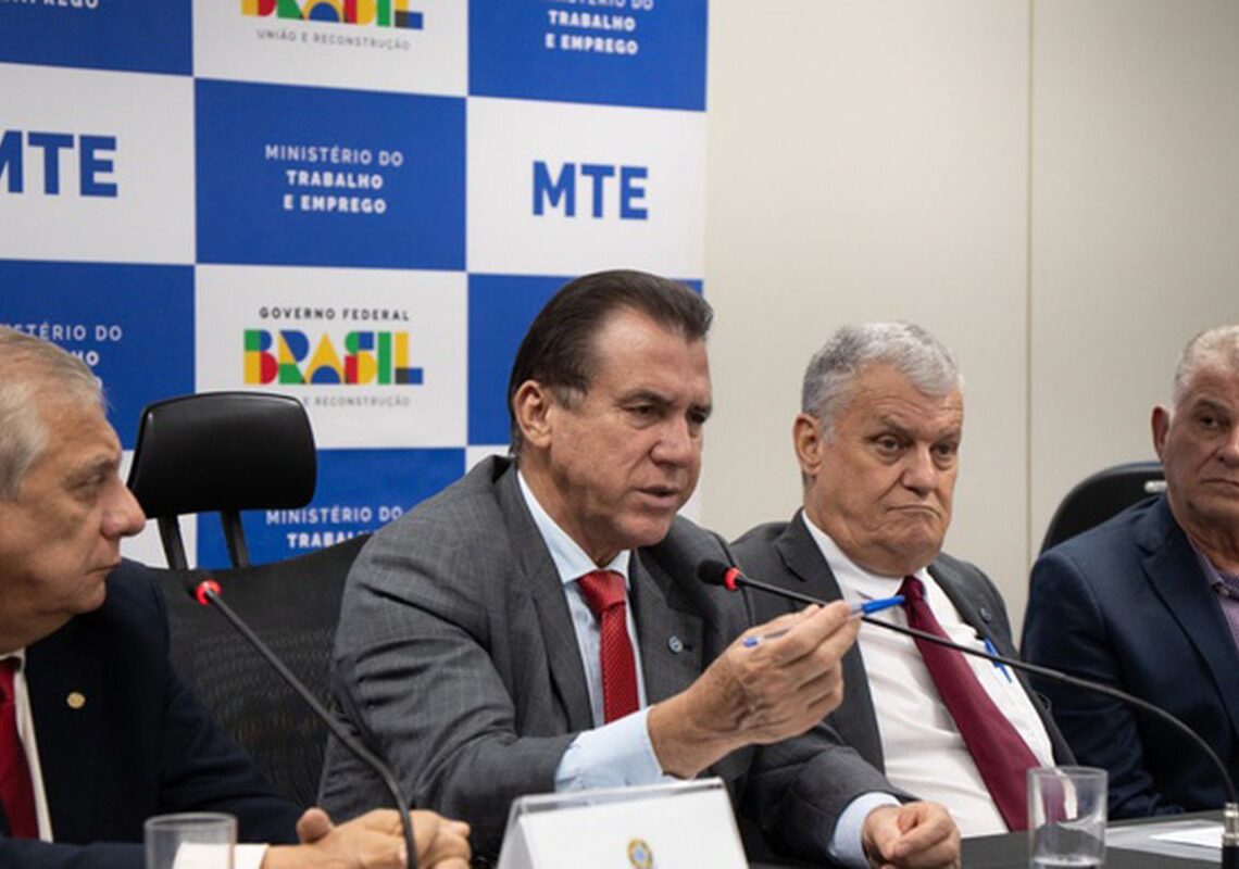 Taxistas pedem ao governo linha de crédito para renovação de frota