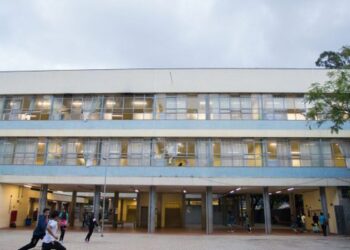 Professores do estado de SP finalizam greve, mas mantêm mobilização