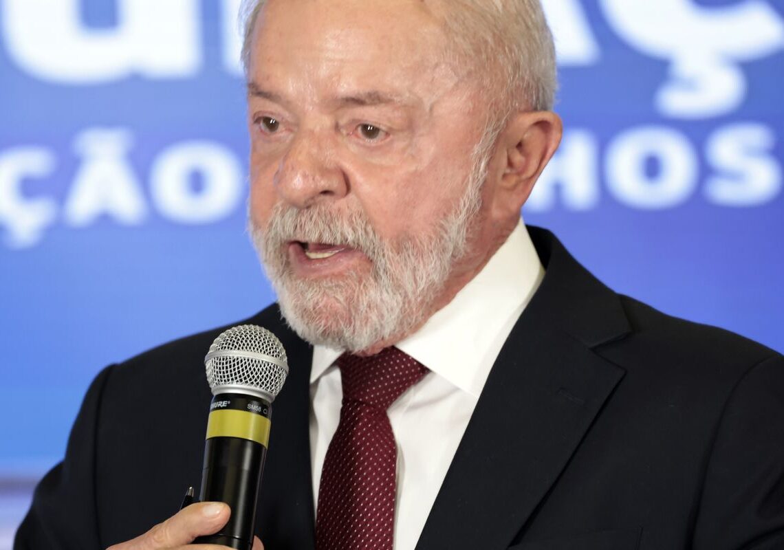 Lula critica ameaças de Trump ao mundo e defende papa Leão