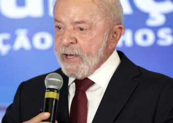 Lula critica ameaças de Trump ao mundo e defende papa Leão