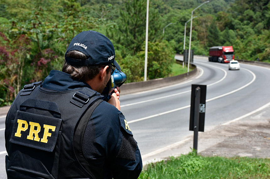 Projeto isenta comprador de veículo usado de pagar multas do antigo dono — Senado Notícias