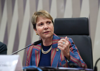 CI analisa projeto para limitar preço de combustíveis — Senado Notícias