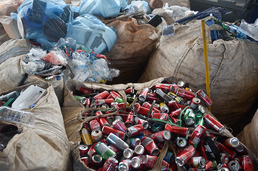 Sancionada lei que reforça incentivos fiscais à reciclagem — Senado Notícias