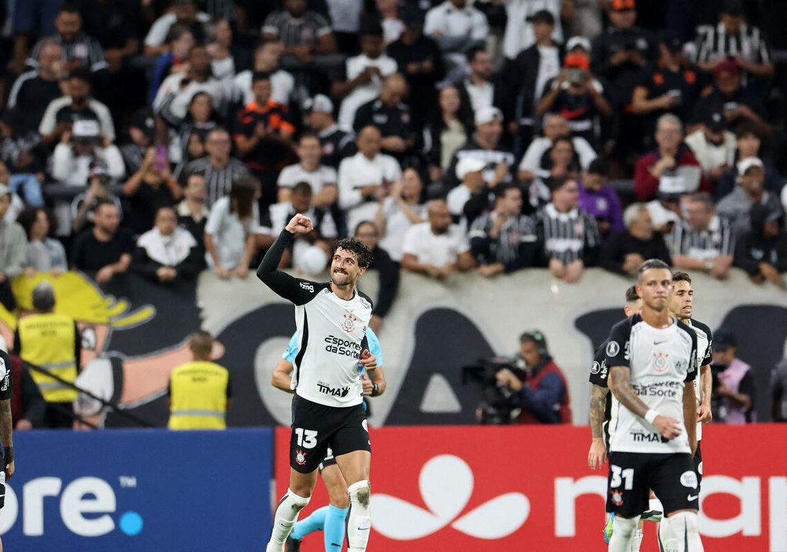 Corinthians derrota Santa Fe e segue 100% na Copa Libertadores