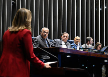 Reajuste para forças de segurança de DF e ex-territórios segue para sanção — Senado Notícias