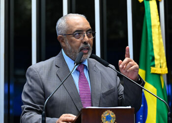 Paim alerta para risco de retrocesso na valorização do salário mínimo — Senado Notícias