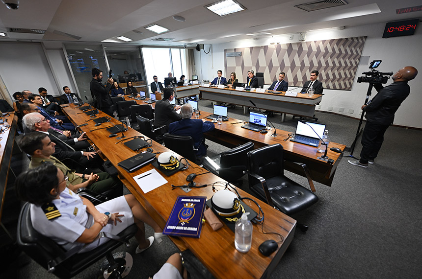 Aposentadoria compulsória é defendida em audiência na CCJ — Senado Notícias