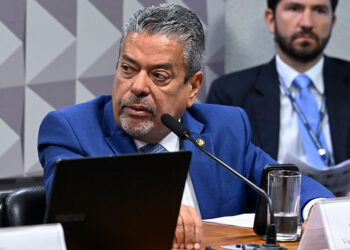 Comissão mista da MP sobre renovação da CNH é instalada e elege presidente e vice — Senado Notícias