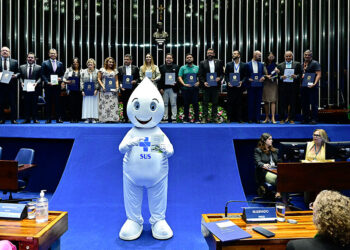 Sessão solene pelo Dia Mundial da Saúde lança obra de referência sobre o SUS — Senado Notícias
