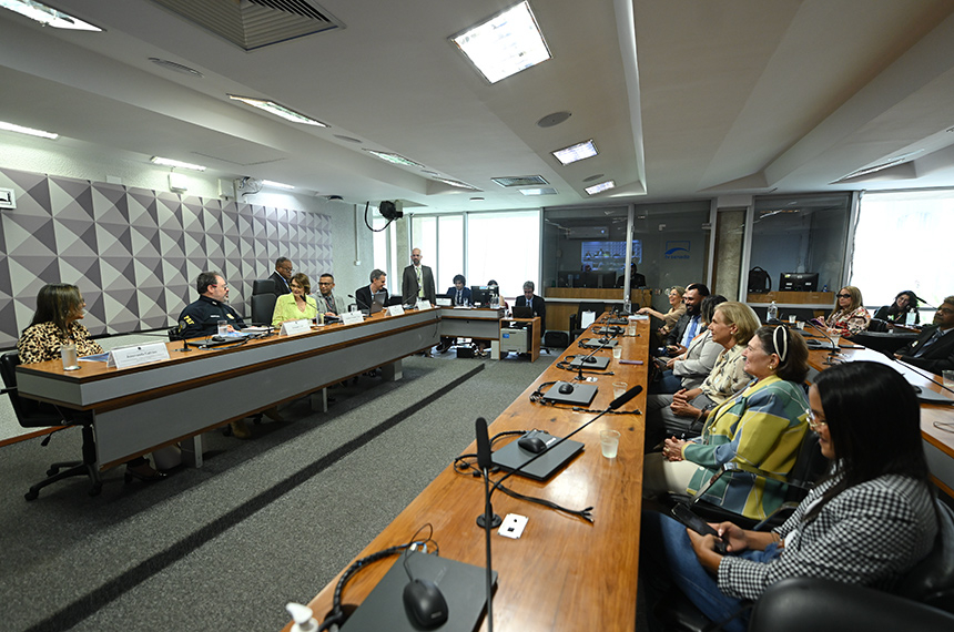 preconceito e falta de acessibilidade dificultam emprego a autistas — Senado Notícias