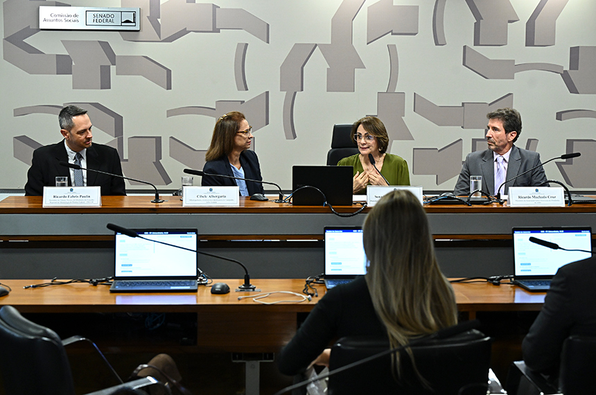 Dentistas apontam que desalinhamento dos dentes supera cáries em crianças — Senado Notícias