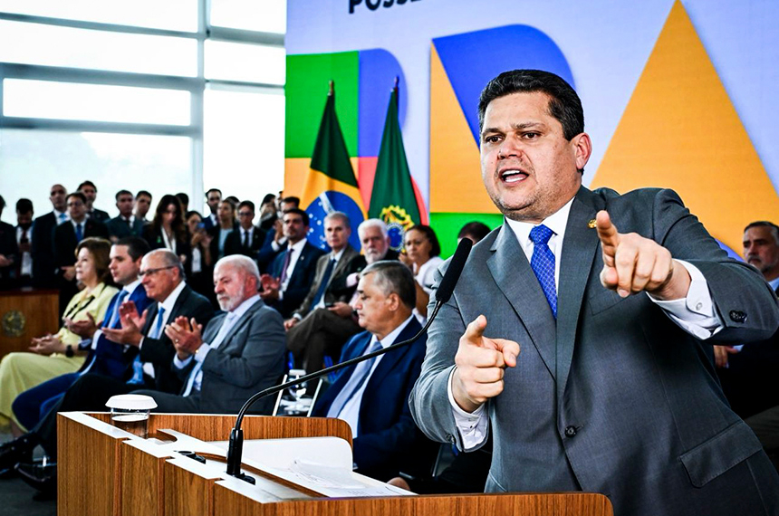 Davi defende diálogo entre Poderes e construção de políticas a várias mãos — Senado Notícias