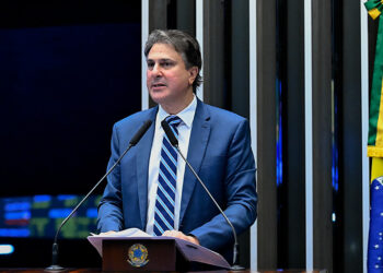 Camilo Santana faz balanço das ações do governo federal na educação — Senado Notícias