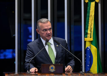 Wellington celebra aprovação de projeto que cria Universidade Federal de Sinop — Senado Notícias