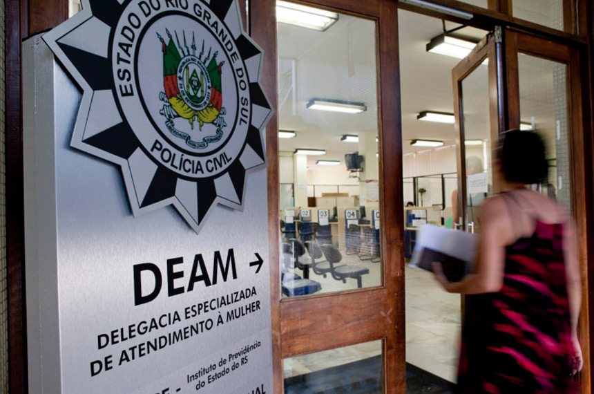 Matar filho ou pessoa próxima para atingir a mãe se torna crime hediondo — Senado Notícias