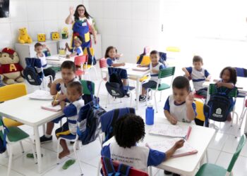 Uma em cada 10 crianças de 4 e 5 anos não vai à creche em 876 cidades