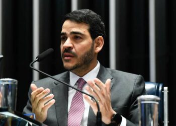 Chega ao Senado mensagem presidencial indicando Jorge Messias para o STF — Senado Notícias