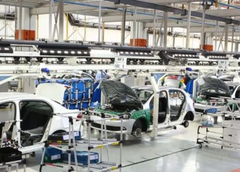 Indústria nacional avança 0,9% em fevereiro