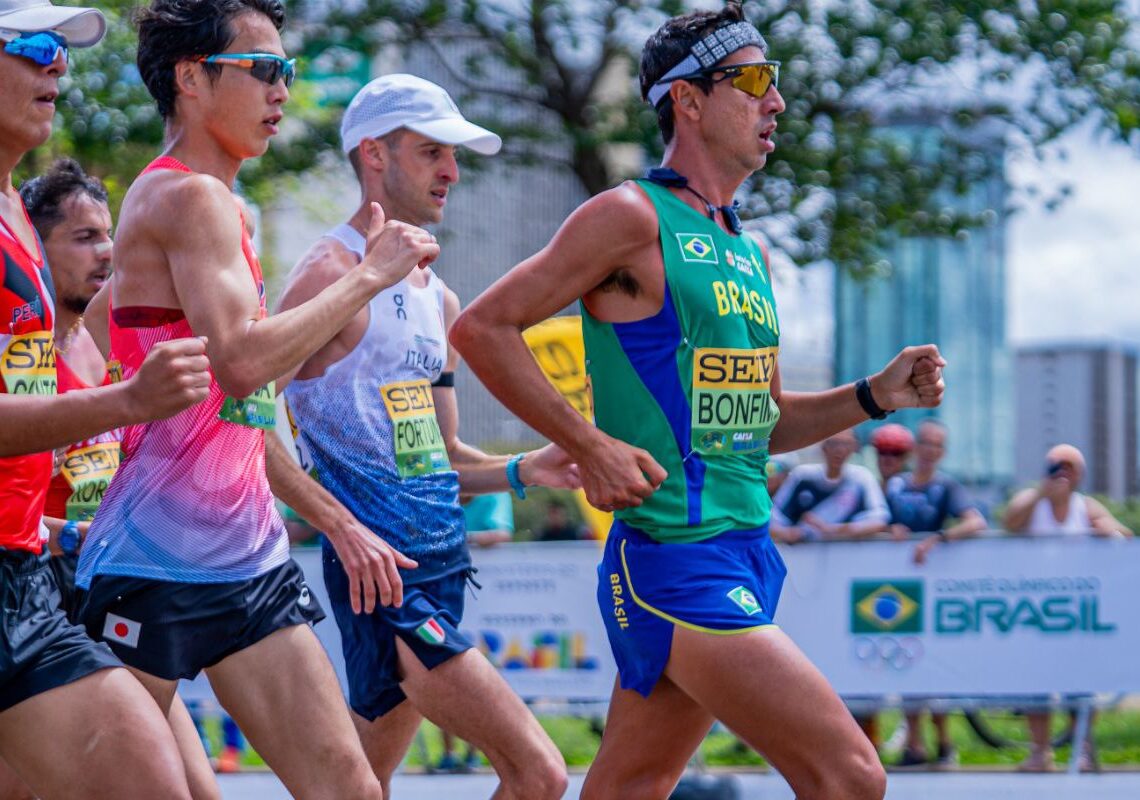 Caio Bonfim e equipe feminina conquistam bronze no Mundial de Marcha