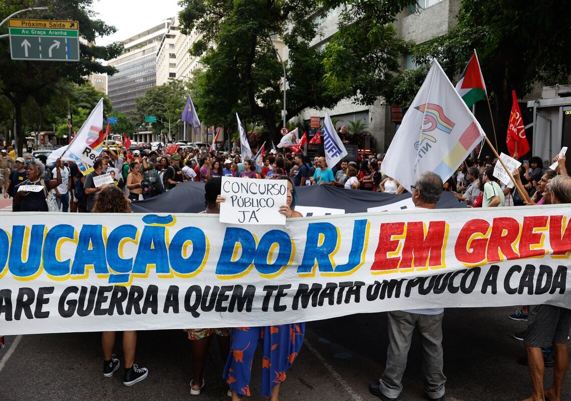 Professores estaduais e municipais do Rio fazem paralisação de 24h