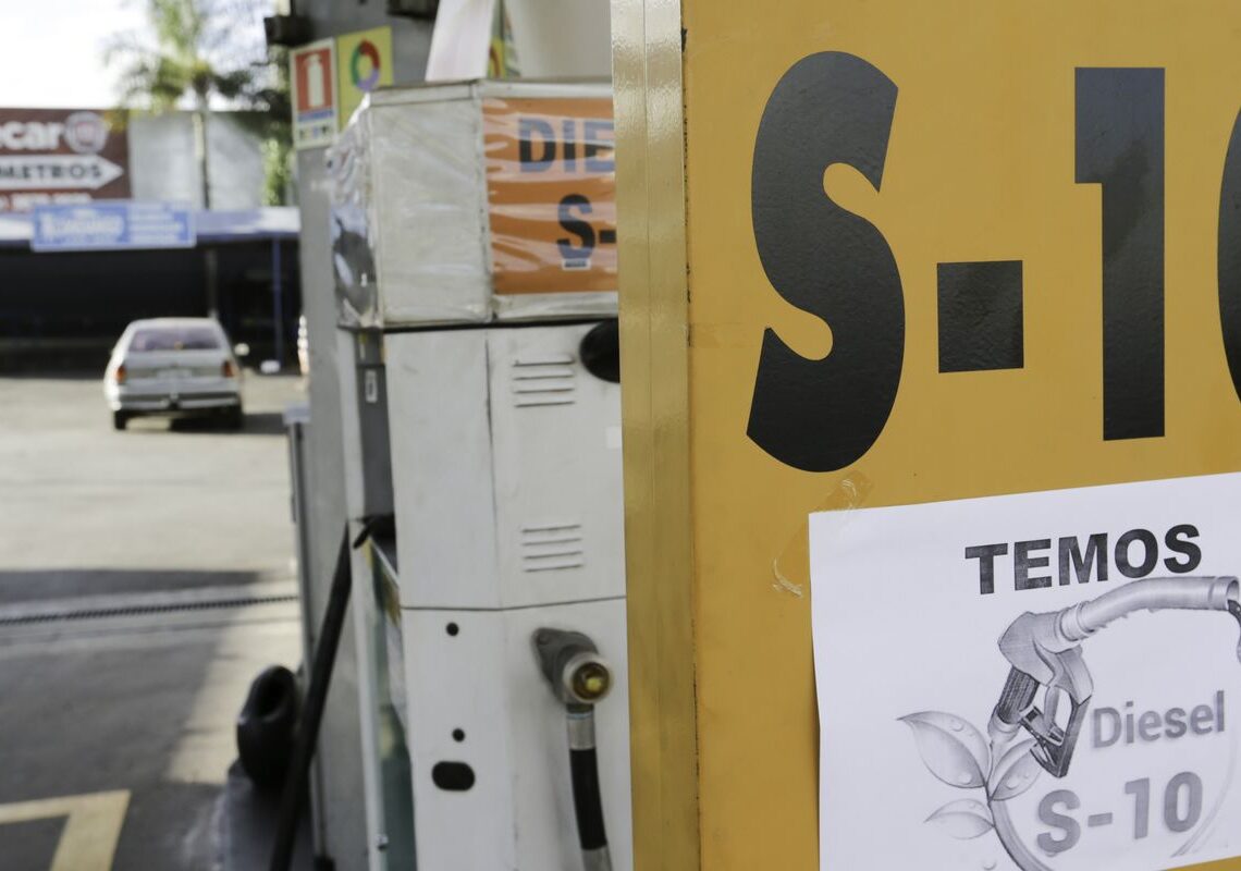 Pacote para conter alta dos combustíveis inclui subsídios e isenções