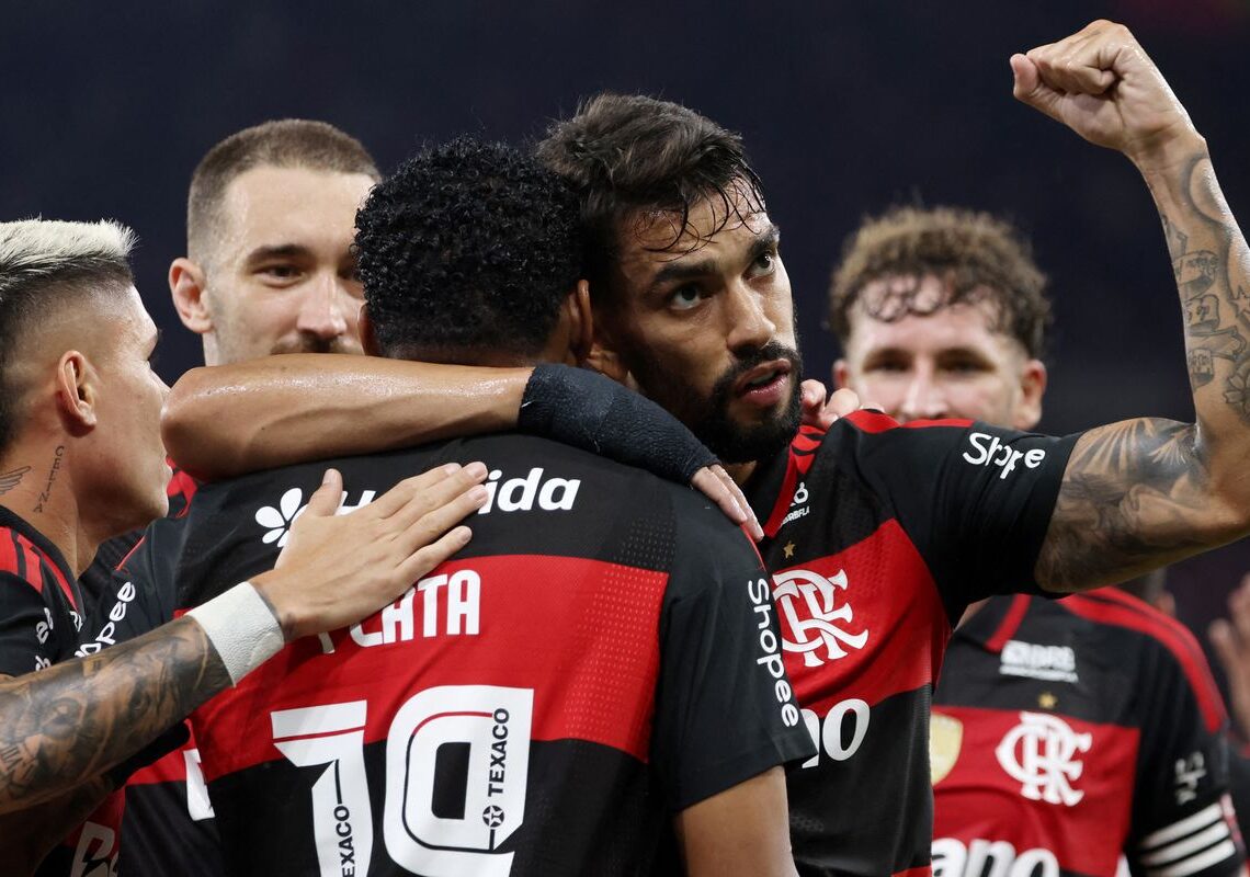 Flamengo reage e vence Santos de virada por 3 a 1 no Brasileirão