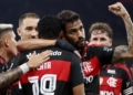 Flamengo reage e vence Santos de virada por 3 a 1 no Brasileirão