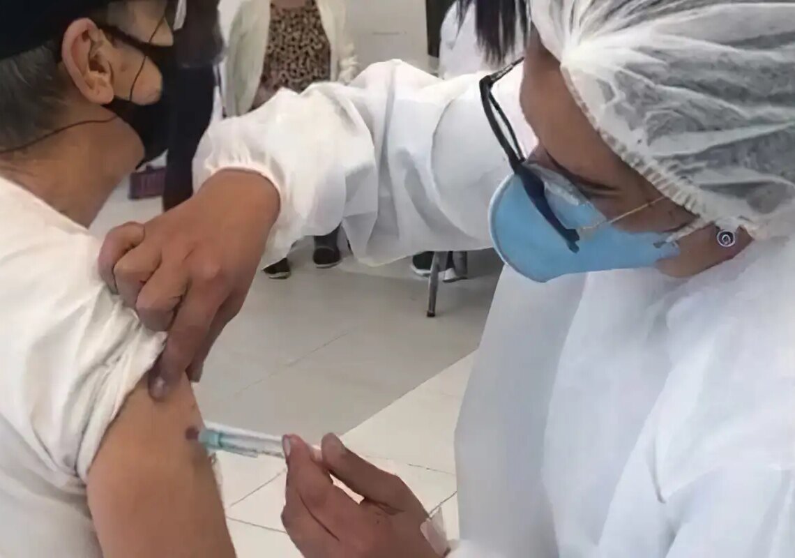 Saúde envia 2,2 milhões de doses da vacina de covid-19 aos estados