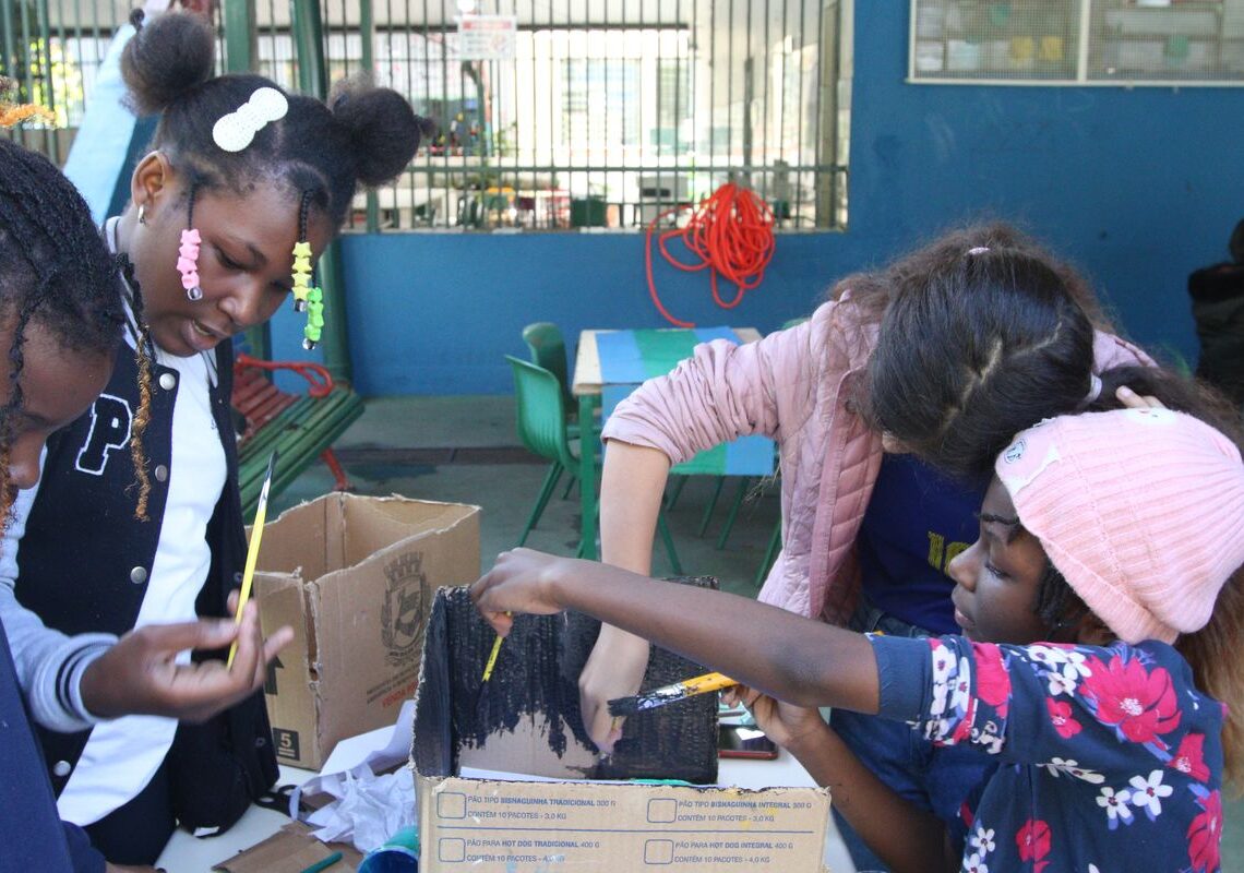 Evocar raízes culturais dos alunos transforma a aula, diz pesquisador