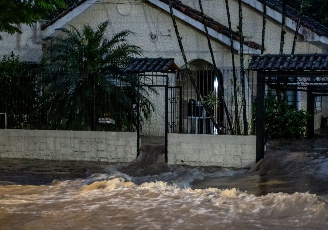 Campanha em escolas do DF alerta para prevenção de desastre climático