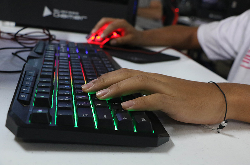 Projeto incentiva contratação de mulheres 40+ na área de tecnologia — Senado Notícias