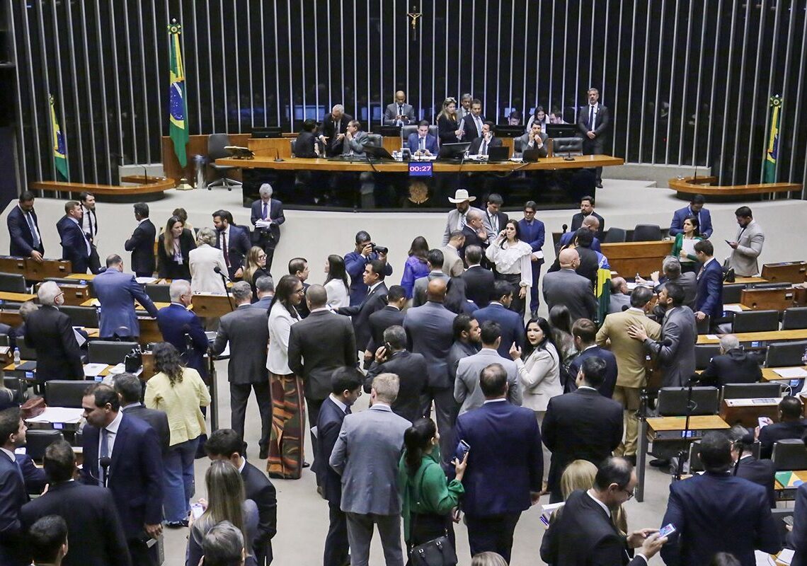 Câmara aprova Medida Provisória com novas regras para seguro-defeso