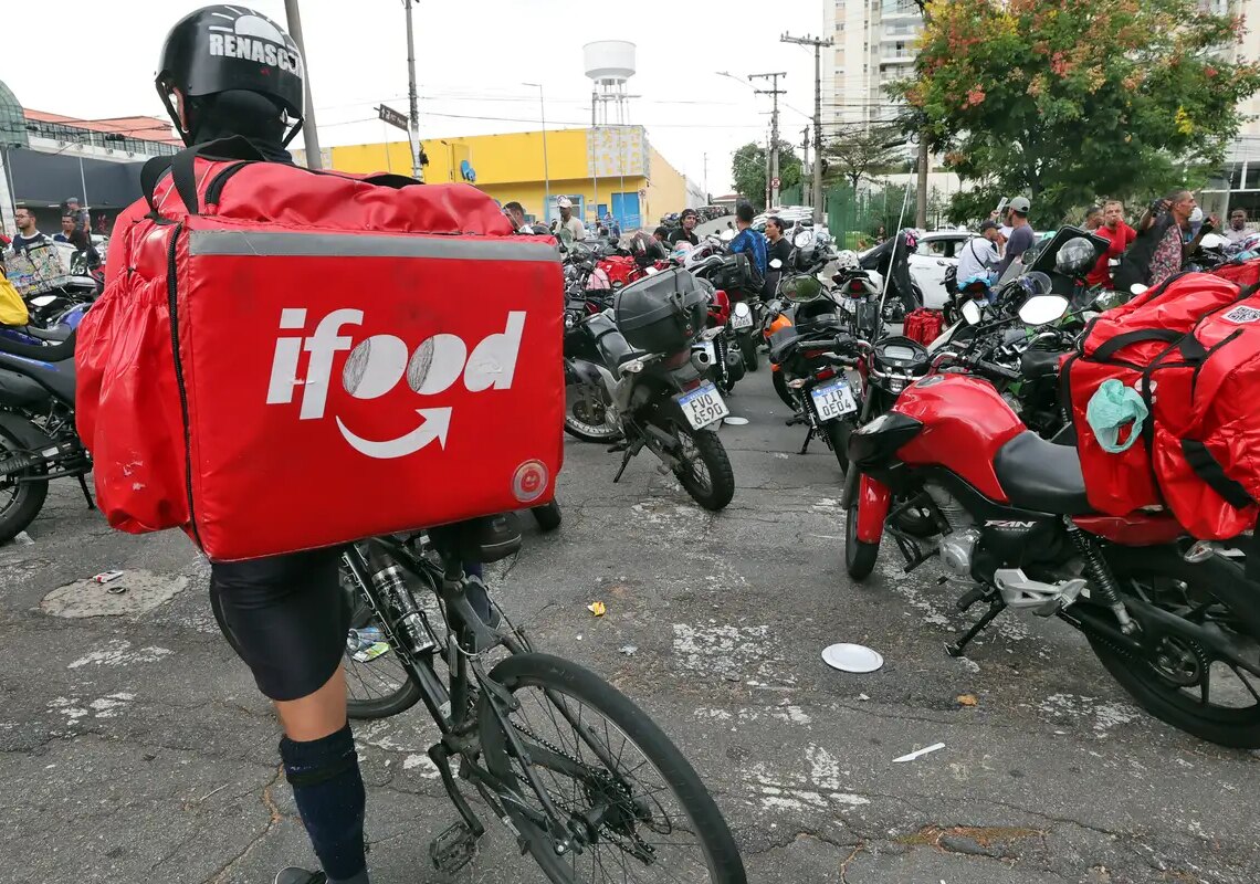 Lula defende previdência social para profissionais de aplicativos