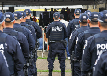 Sancionada lei que reajusta salários da segurança do DF — Senado Notícias