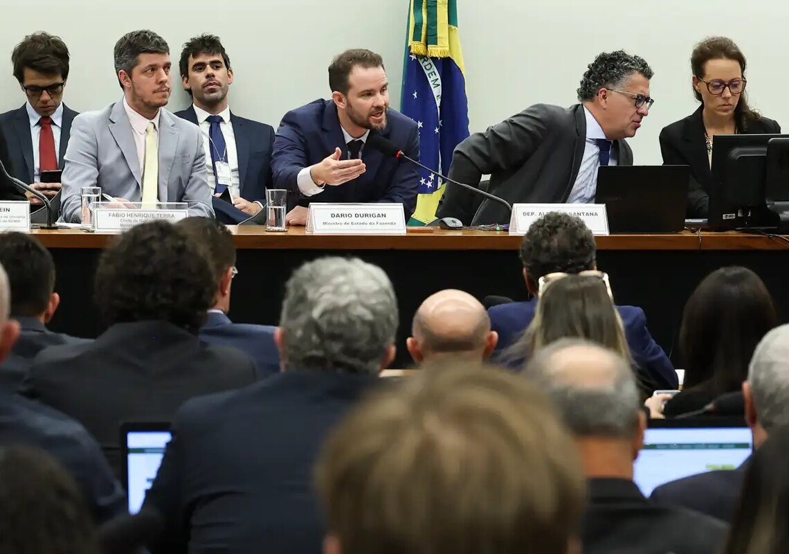 Durigan diz ser contra qualquer compensação ao fim da escala 6×1