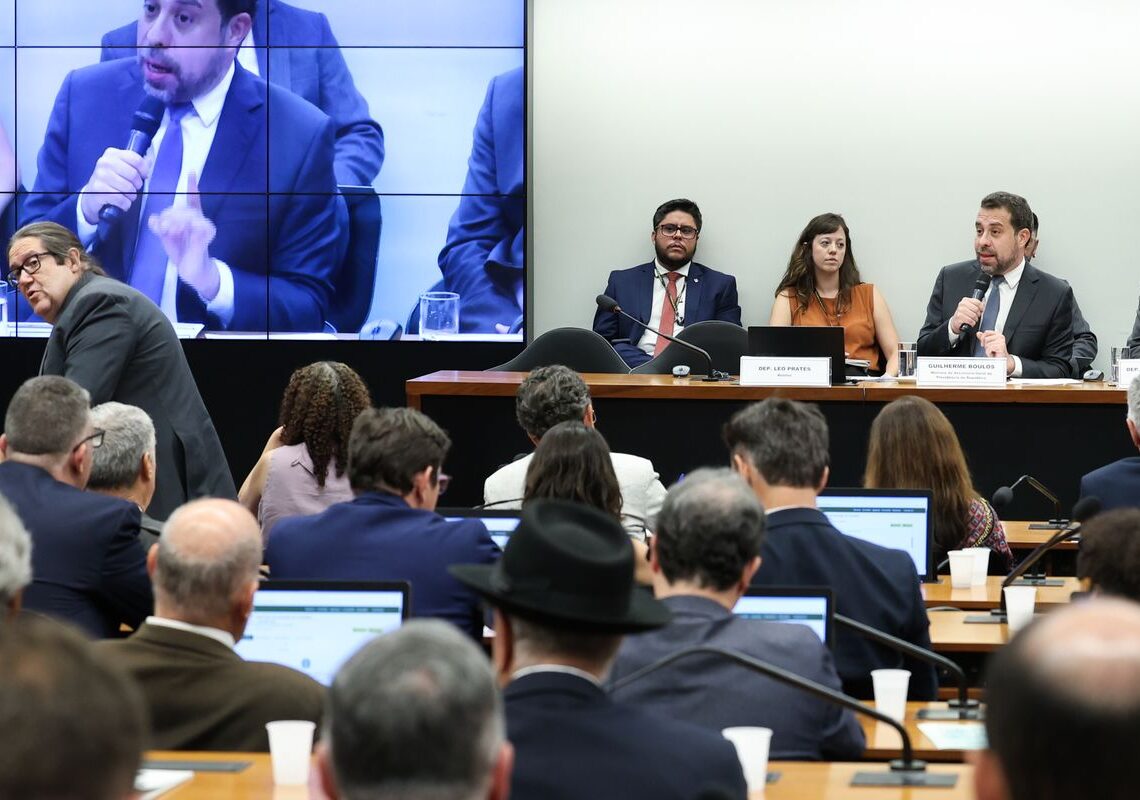 Boulos critica compensação a empresas pelo fim da escala 6×1