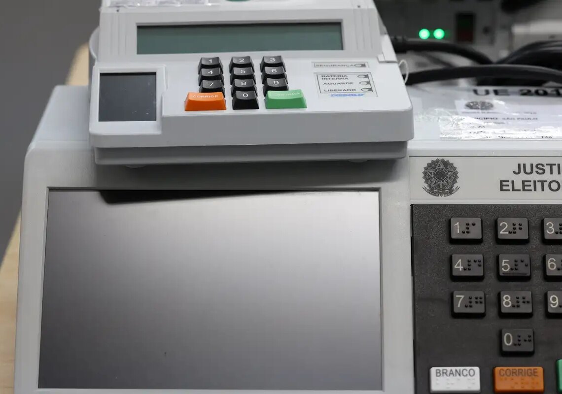 Pesquisa aponta que fake news sobre eleições miram urnas eletrônicas