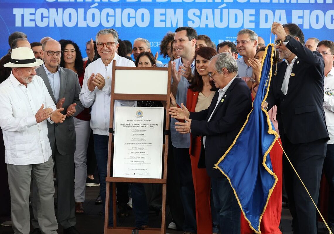 Brasil não é menor nem menos competitivo do que ninguém, diz Lula