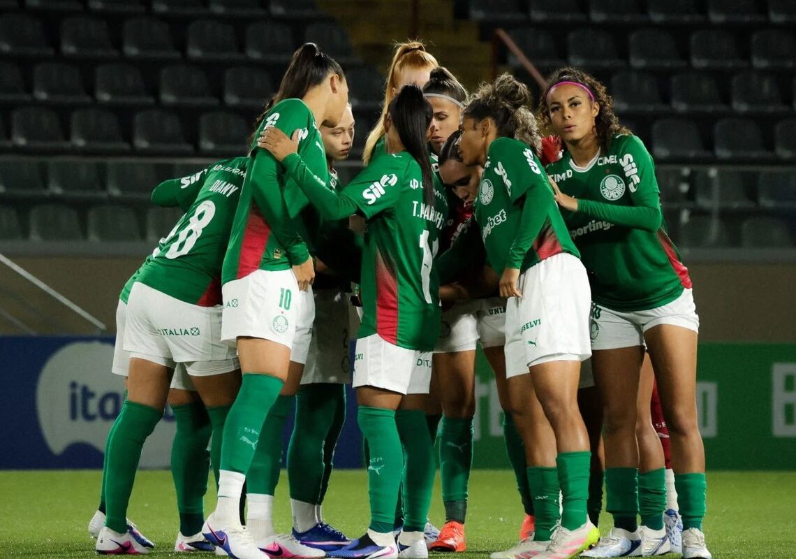Palmeiras derrota Botafogo e se aproxima da liderança no BR Feminino