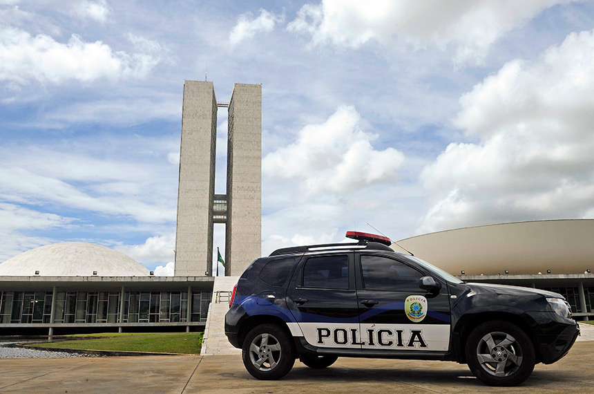 Chega ao Senado projeto que aumenta pena de quem atacar agente de segurança — Senado Notícias