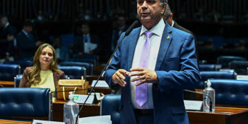 Rogerio Marinho propõe PEC que flexibiliza jornada de trabalho — Senado Notícias