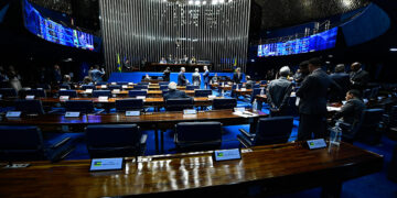 Plenário vota na quarta estímulo à contratação de jovens — Senado Notícias