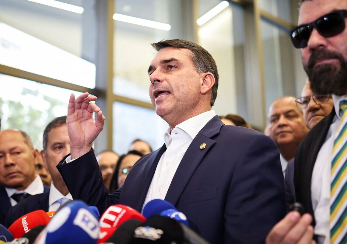 Flávio confirma encontro com Vorcaro após banqueiro ter sido preso