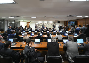 CAE analisa dedução integral de gastos com educação de pessoas com deficiência — Senado Notícias