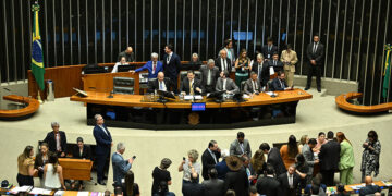 Senador Magno Malta passa mal e é encaminhado a hospital — Senado Notícias