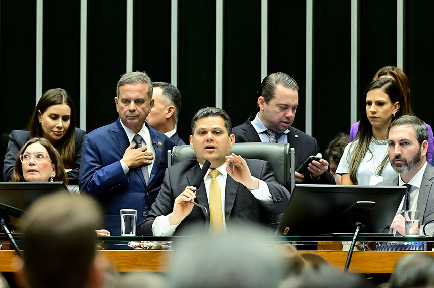 Davi retira trechos de veto à dosimetria de penas; decisão divide parlamentares — Senado Notícias