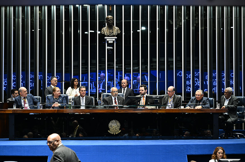 Debatedores defendem redução da jornada de trabalho em sessão no Plenário — Senado Notícias