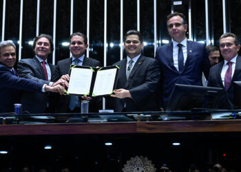 Promulgada pelo Congresso emenda da essencialidade dos tribunais de contas — Senado Notícias