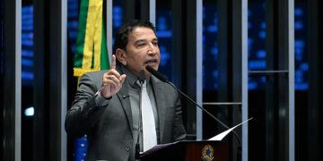 Magno Malta nega agressão a enfermeira e relata falha em atendimento hospitalar — Senado Notícias
